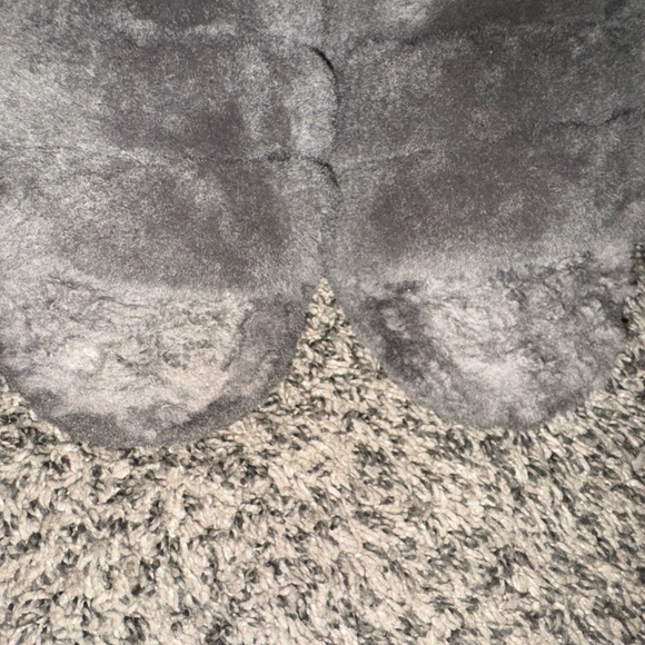 Amazing condition Ugg slippers! - Picture 7 of 10